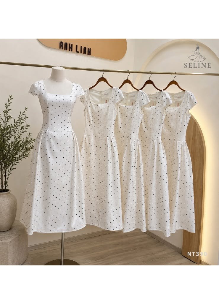 Váy liền thân họa tiết chấm bi