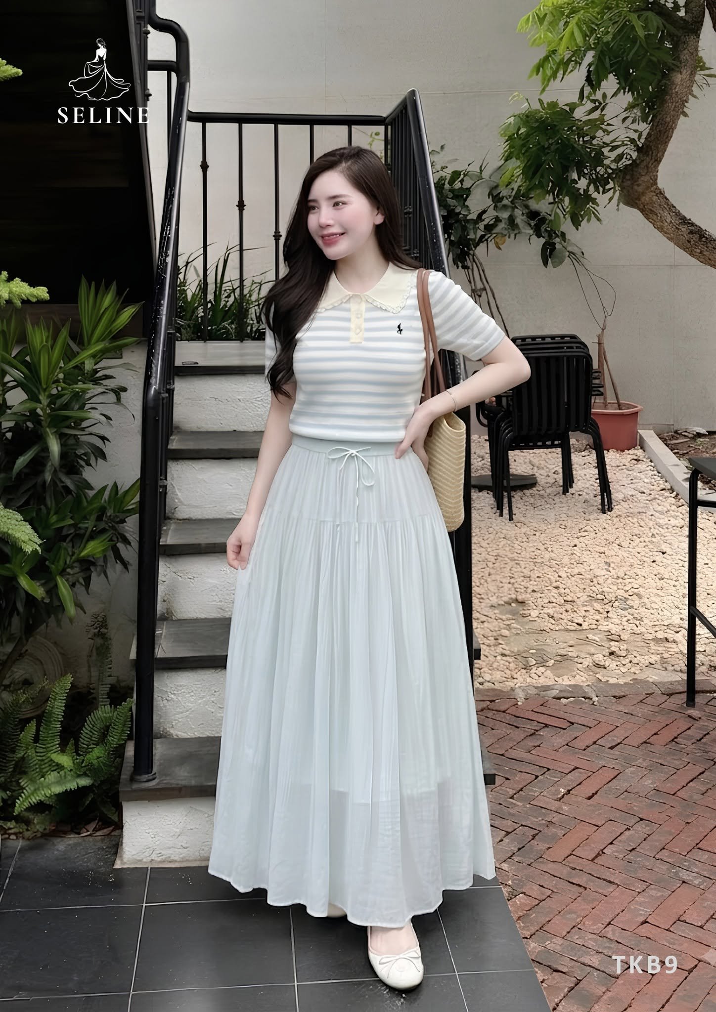 777801300_122124193713340147_3314411719420810829_n Set áo Polo sọc xanh mix váy dài xanh
