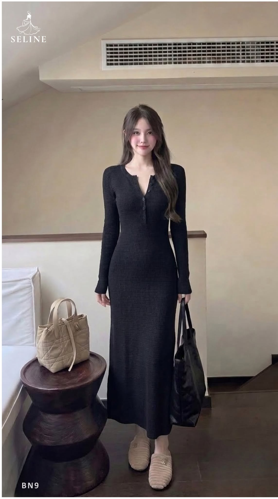 820357708_122132487945340147_8297770055533584011_n ĐẦM LEN TĂM DÀI CỔ V CÀI NÚT